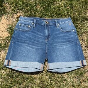 Tommy Hilfiger “TH Flex" cuffed denim shorts - size 6